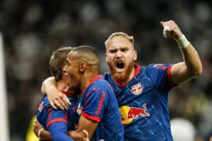 Red Bull Bragantino marca no último lance e vence o Corinthians