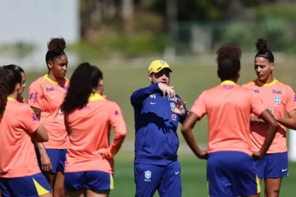 Arthur Elias admite favoritismo do Brasil na Copa América