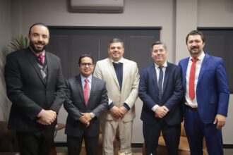 Flávio Cabo Almi discute fortalecimento legislativo com presidente da Câmara e bancada do PSDB
