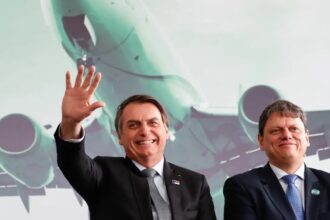 Com aval de Bolsonaro, Tarcísio costura aprovação da anistia e pavimenta apoio para 2026