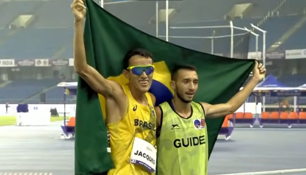 Yeltsin Jacques vence prova dos 1.500m no Mundial de atletismo em Nova Déli