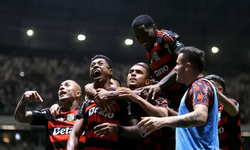 Flamengo arranca empate com gol de Bruno Henrique e fica perto do título