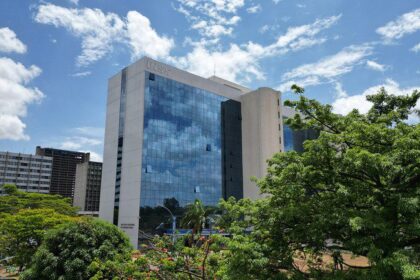 INSS inicia devolução dos descontos indevidos para herdeiros na quarta-feira (19)