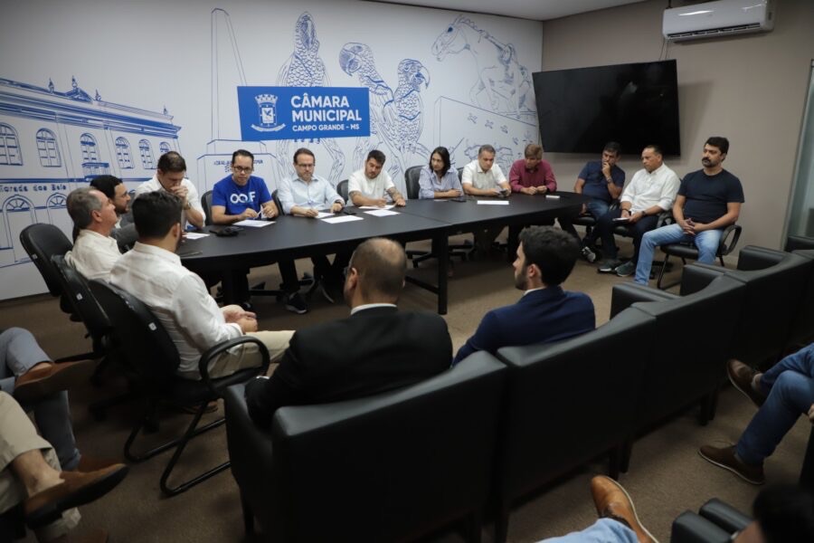 Comissão de vereadores da capital se reúne para conter aumento do IPTU