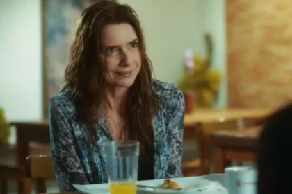 Coração Acelerado: Casal cai e reencontros amorosos acontecem