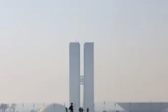 Oposição busca reagir ao fim da escala 6×1 com meios-termos em propostas