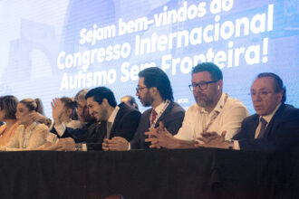 Pollon participa de congresso internacional sobre autismo na fronteira e defende rede de centros de excelência em MS