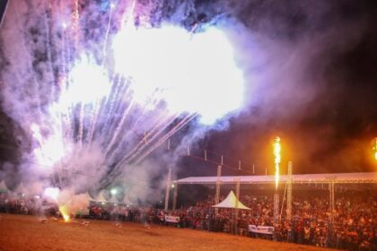 Em noite de festa, Bodoquena ganha novas moradias e obras urbanas para atender a população