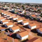 Na região norte de MS, governador celebra aniversário de Sonora e autoriza obras de habitação e asfalto