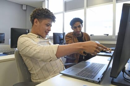 Qualificação, tecnologia e empreendedorismo: Governo de MS prepara jovens para liderar a nova economia digital&nbsp;