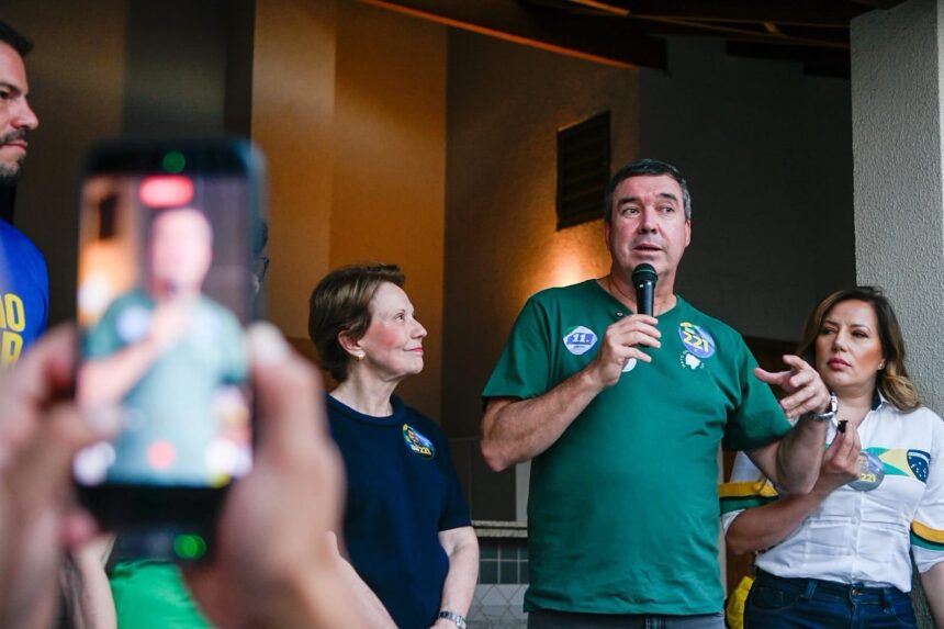 Riedel participa do adesivaço de Capitão Contar e inaugura QG de voluntários de Flávio Bolsonaro em CG