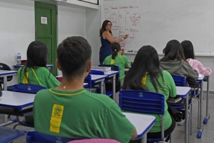 Volta às aulas acontece em 10 de agosto nas escolas estaduais, e professores se preparam com Jornada Formativa