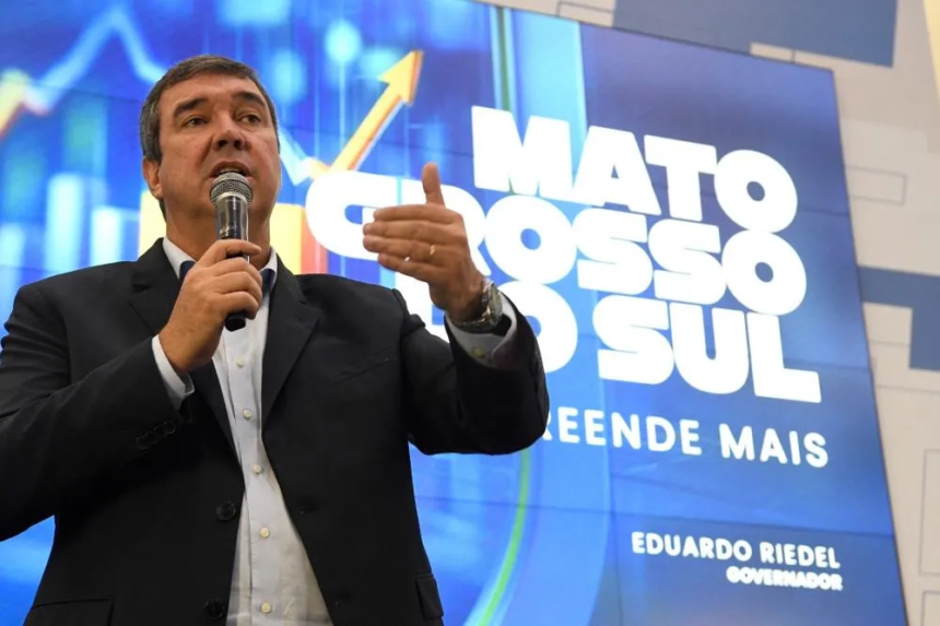 Eduardo Riedel é reeleito governador de Mato Grosso do Sul com mais de 67% dos votos